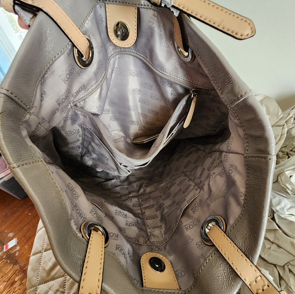 Handbag - Picture 8 of 8